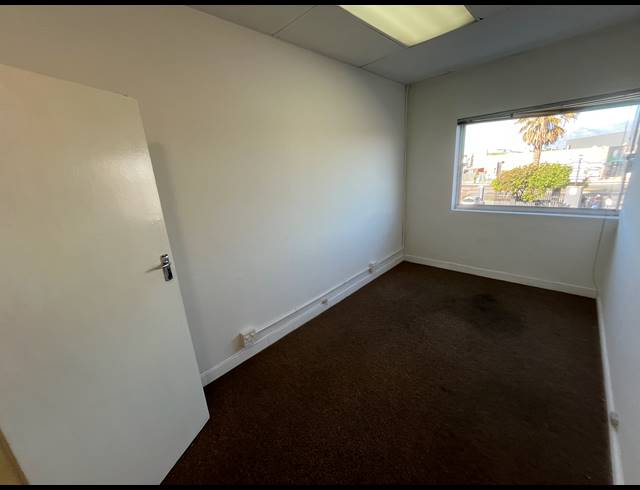 50M² OFFICE TO LET IN PARKLANDS